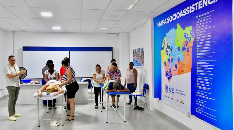 CRAS de Belford Roxo oferece oficinas de massoterapia e coquetelaria