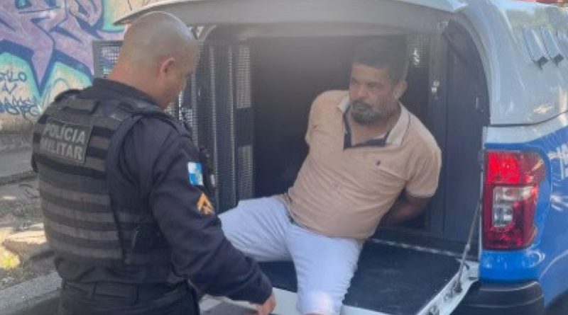 Homem é preso em flagrante por esfaquear outro em hortifruti na Tijuca