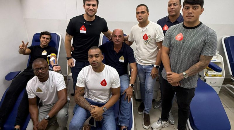 Vereadores de Nova Iguaçu doam sangue no Hospital da Posse