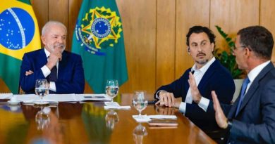 Democracia tem valor inestimável e deve melhorar a qualidade de vida das pessoas, diz Lula