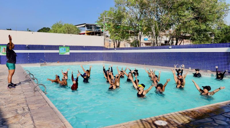 Centro Aquático de Meriti promove saúde para mais de 600 alunos em aulas de hidroginástica