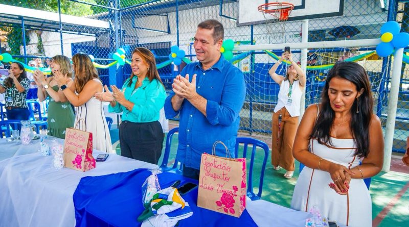Meriti celebra o Dia da Merendeira com entrega inédita de uniformes na Escola Municipal Henfil, Chico e Betinho