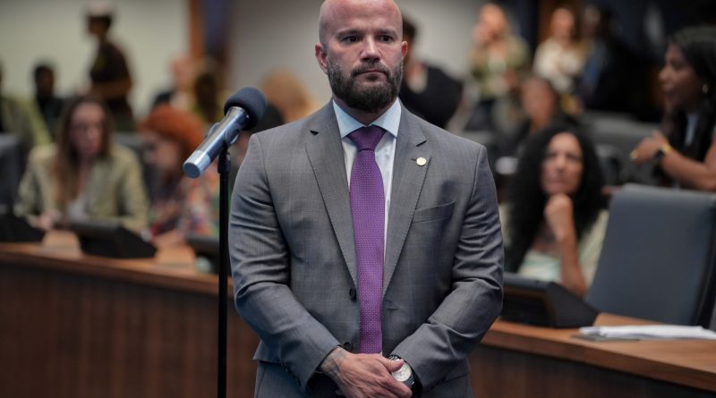 Deputado Renan Jordy toma posse como titular na Alerj