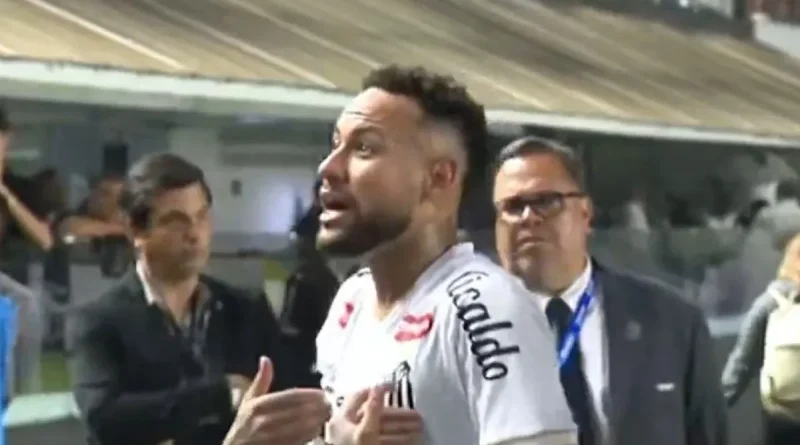Neymar discute com torcedor após empate do Santos: ‘Estou dando a vida’