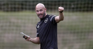 Botafogo anuncia a contratação de Franclim Carvalho como técnico