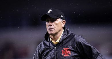 Renato Gaúcho completa um mês no Vasco e sofre primeiro jejum de vitórias