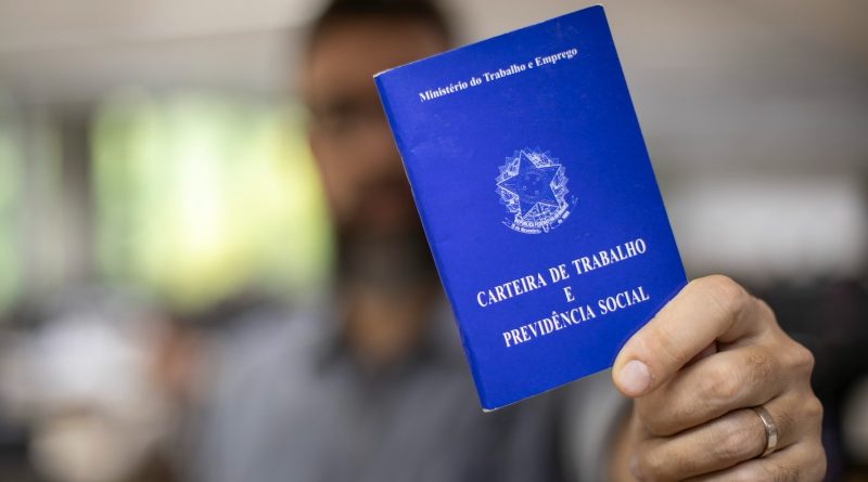 Governo do Estado divulga mais de 2,5 mil oportunidades de emprego com carteira assinada, estágio e Jovem Aprendiz