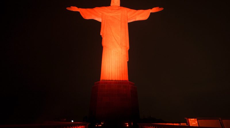 Cristo Redentor será iluminado de laranja em ato histórico contra a crueldade animal no Rio de Janeiro
