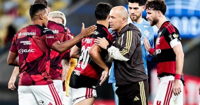 Flamengo segue no mercado à procura de lateral