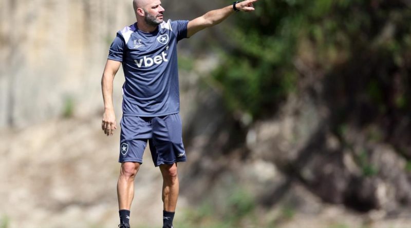 Botafogo x Internacional: onde assistir, escalações e arbitragem