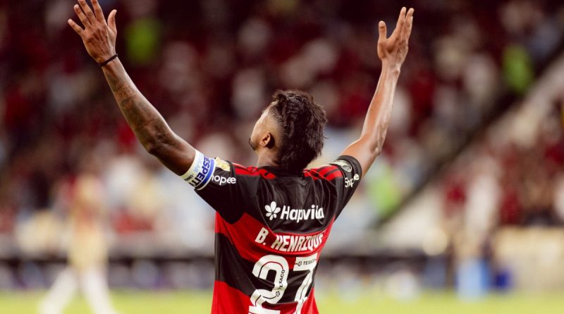 Em alta, Bruno Henrique acerta últimos detalhes para renovar com o Flamengo