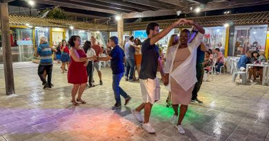 Casa do Artesão aldeense recebe grande público no 11º Baile de Dança de Salão