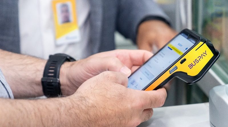 Feriado de Tiradentes impulsiona viagens de ônibus e amplia venda de passagens fora das rodoviárias