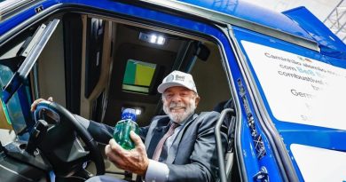 “O Brasil cansou de ser tratado como invisível”, diz Lula ao apresentar país como potência da transição energética na maior feira industrial do mundo