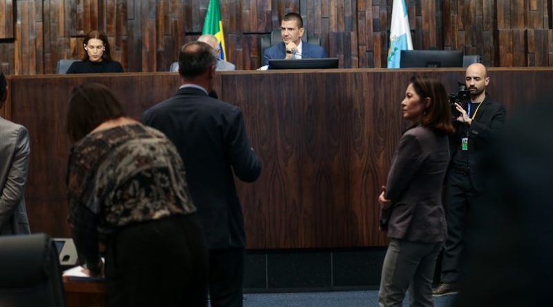 Douglas Ruas preside primeira sessão plenária e marca início de nova fase na ALERJ