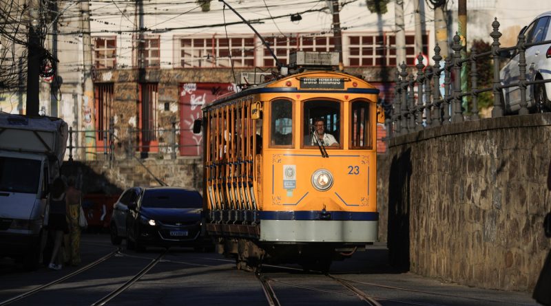 Feriados de Tiradentes e São Jorge impulsionam turismo e elevam consumo no Estado do Rio