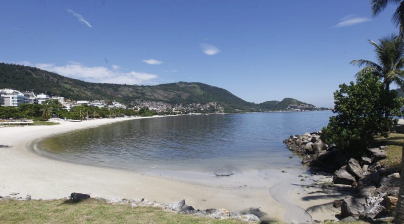 Veja quais praias estão próprias para banho no feriadão da Semana Santa
