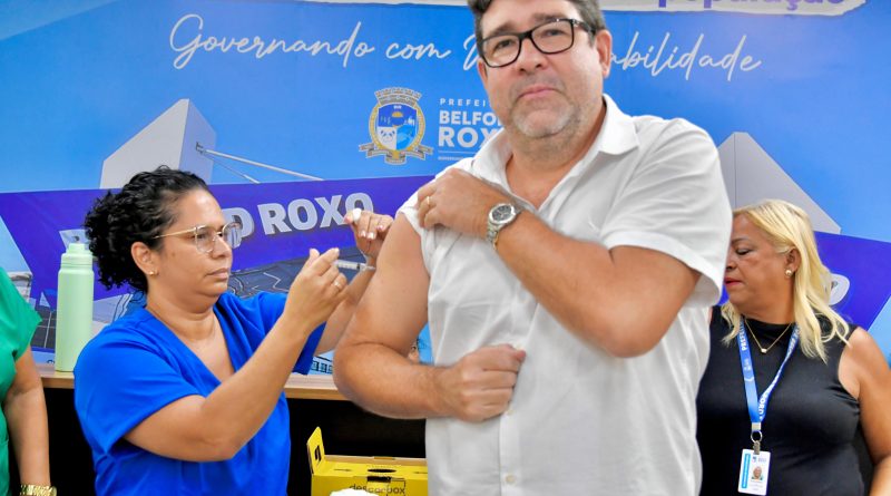 Secretaria Municipal de Saúde promove vacinação contra Influenza e Covid-19 para servidores municipais na Prefeitura de Belford Roxo