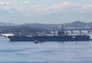 Porta-aviões dos EUA ancora na Baía de Guanabara e chama atenção com quase 330 m de extensão