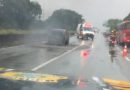 Manifestação com carros incendiados interdita BR-101, em Itaguaí