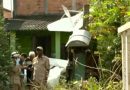 Avião monomotor cai sobre imóvel em Nova Iguaçu e piloto morre