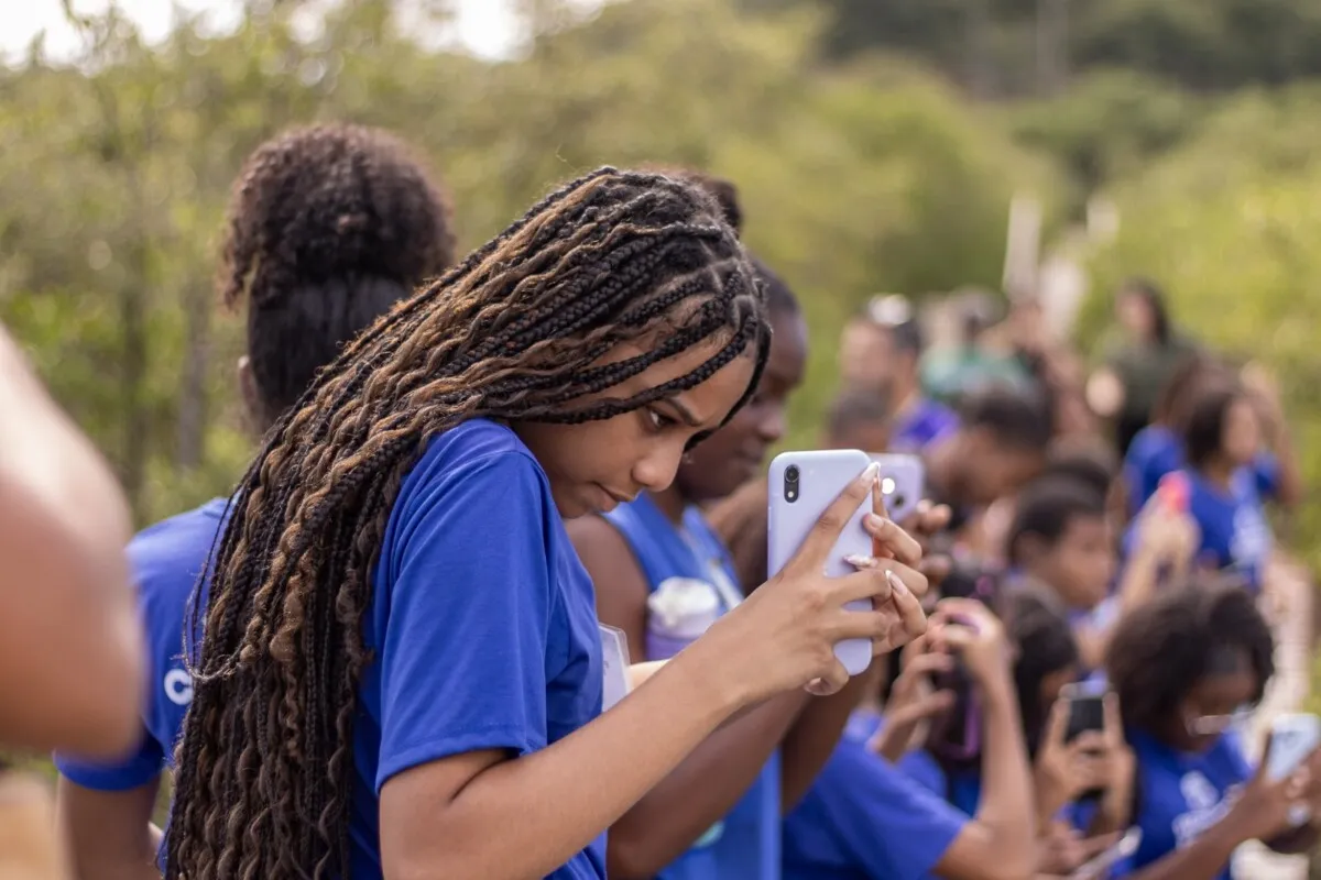 Prefeitura de Cabo Frio abre exposição “Clique Migratório” com fotografias de alunos da rede municipal