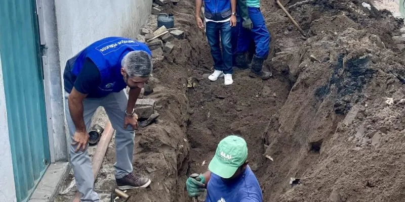 Prefeitura de Cabo Frio realiza manutenção na rede de drenagem da Praia do Siqueira