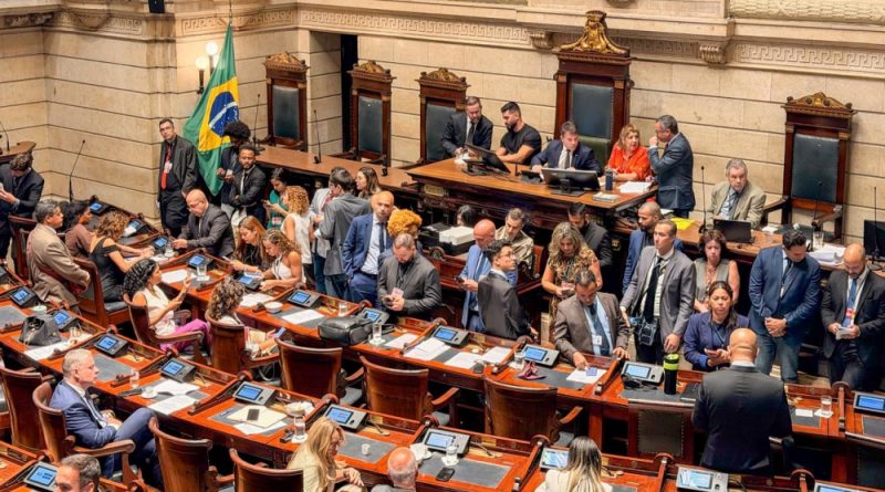 Câmara do Rio arquiva proposta sobre ambulantes da orla