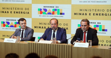 Governo do Brasil anuncia subvenção à gasolina para proteger bolso da população