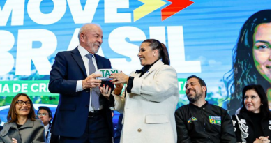 Lula abre R$ 30 bi em crédito para motoristas de apps e taxistas financiarem carro novo