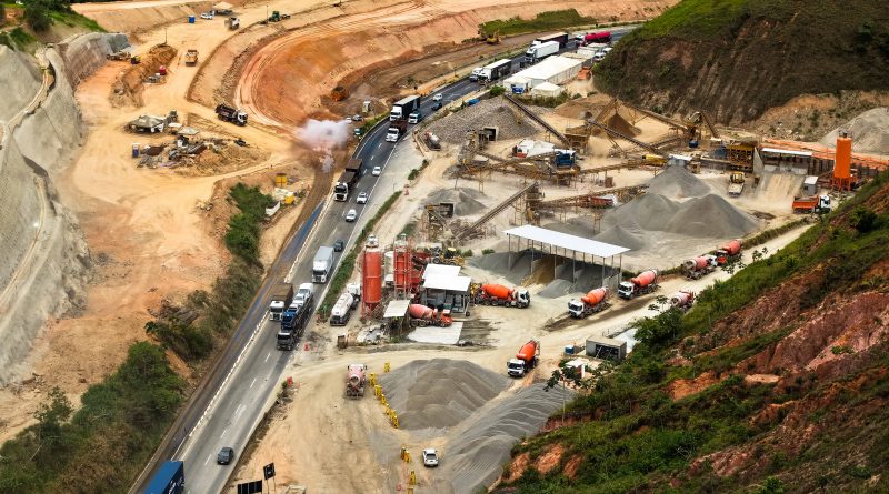 Desmontes de rochas na Serra das Araras continua nos dias, 18, 19, 20, 21 e 23 de maio