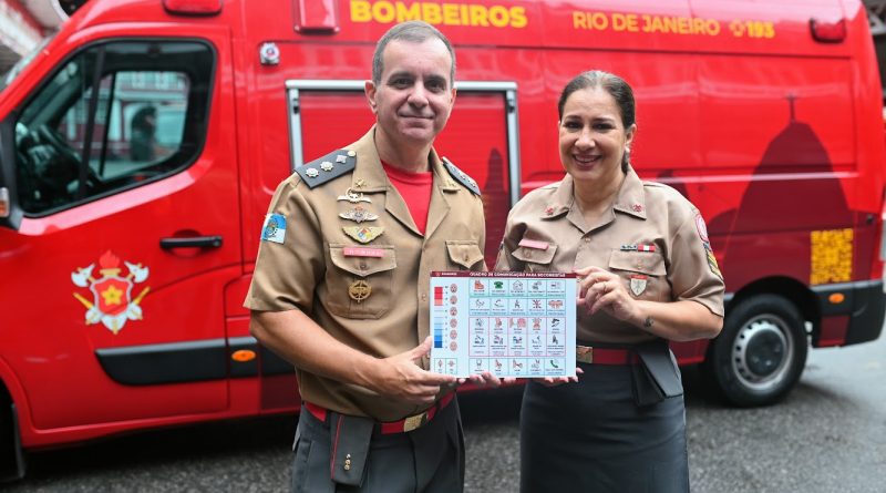 Corpo de Bombeiros amplia acessibilidade no atendimento pré-hospitalar com uso de Libras e Cartão Visual