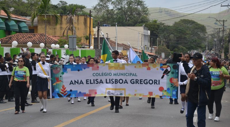 Itatiaia comemora 37 anos com Desfile Cívico e mensagem de sustentabilidade