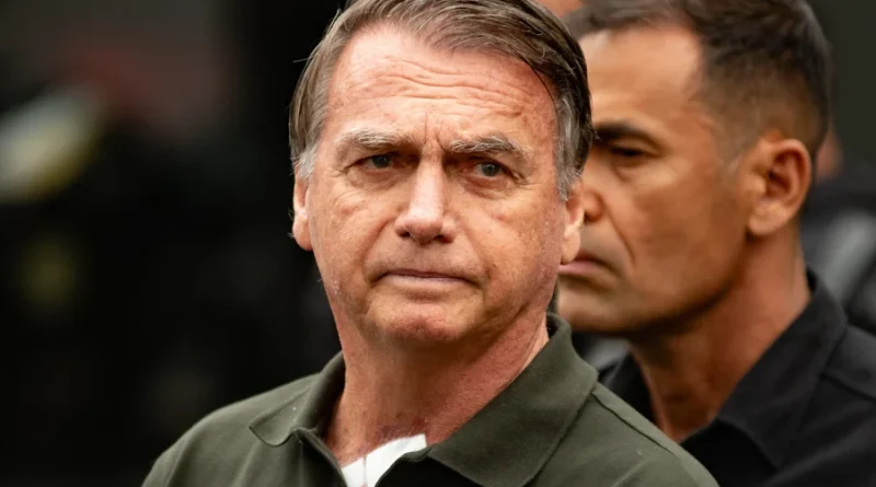 Bolsonaro é internado para realizar cirurgia no ombro