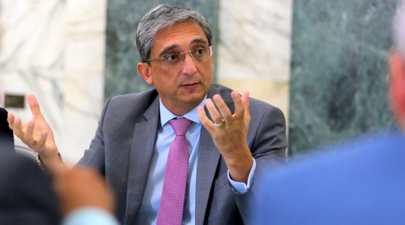 Governador em exercício nomeia servidores de carreira para assumir pastas estratégicas da administração estadual