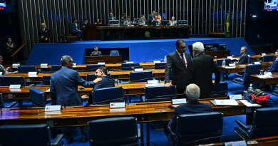 Comissão da Câmara aprova texto-base da PEC que acaba com escala 6×1: como votaram os deputados e partidos