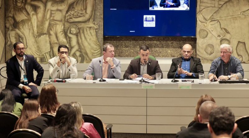 Câmara do Rio: Comissão Especial faz primeira audiência com técnicos da prefeitura, cidadãos e comerciantes para debater possível revisão do IPTU