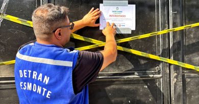 Detran RJ interdita galpão clandestino que vendia peças de veículos importados de forma irregular pela internet