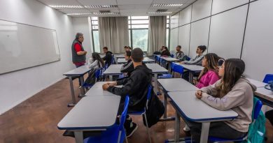 Colégio Estadual Jornalista Maurício Azedo retoma aulas em espaço adaptado na Central do Brasil
