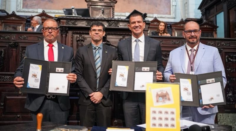 Palácio Tiradentes celebra cerimônia de 100 anos com lançamento de selo comemorativo e entrega de medalha do centenário