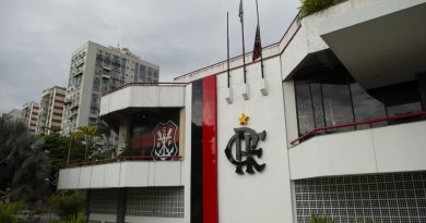 Conselho aprova camisa do Flamengo com detalhes em rosa, amarelo e azul