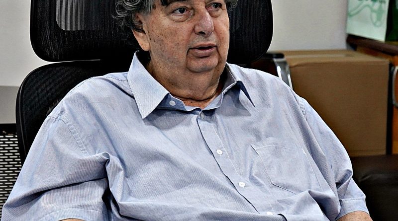 Prefeito Neto anuncia antecipação da primeira parcela do 13º do funcionalismo de Volta Redonda