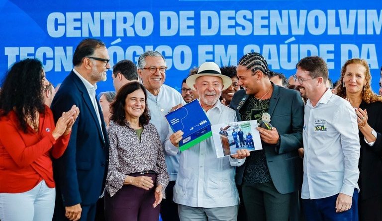 “Fazer o povo ter o mesmo tratamento do presidente”, diz Lula ao inaugurar novo Centro de Desenvolvimento Tecnológico em Saúde da Fiocruz
