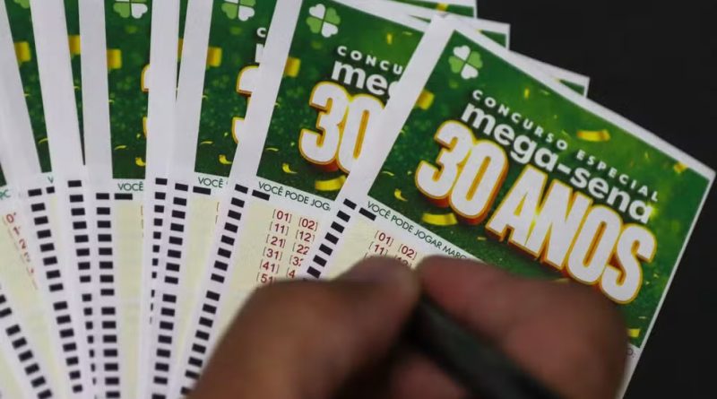 Mega-Sena especial de 30 anos paga prêmio de R$ 320 milhões hoje