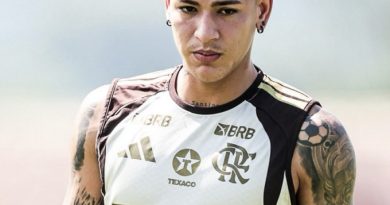 Em baixa, Carrascal avalia saída do Flamengo