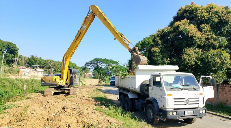 Prefeitura de Japeri intensifica limpeza e desassoreamento de rios pelo programa Limpa Rio
