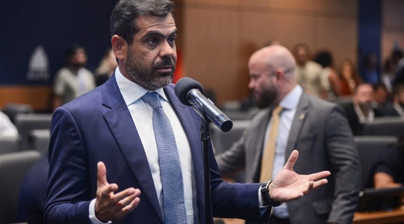 ALERJ: Poupatempo terá intérprete de libras para atendimento de pessoas com deficiência auditiva