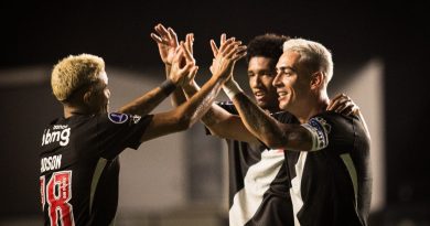 Adson brilha, Vasco bate o Olimpia e assume a liderança do grupo na Sul-Americana