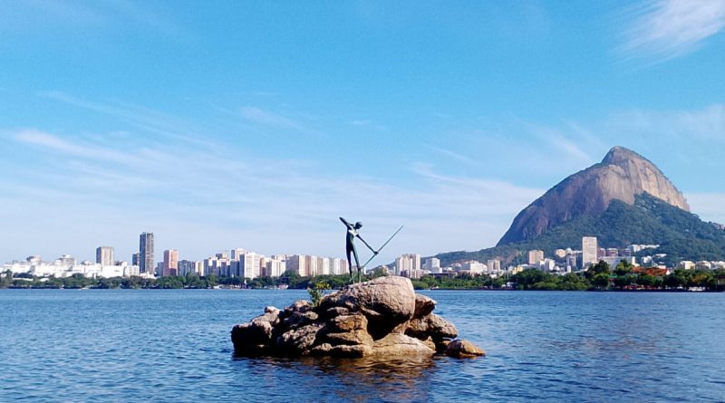 Escultura Curumim retorna à Lagoa após passar por reparos