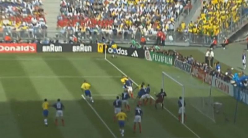 Último Brasil x Escócia na Copa teve camisa 5 protagonista e gol contra salvador